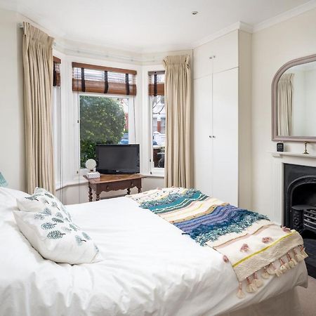 Charming 2Br Flat With Patio In Hammersmith Лондон Экстерьер фото