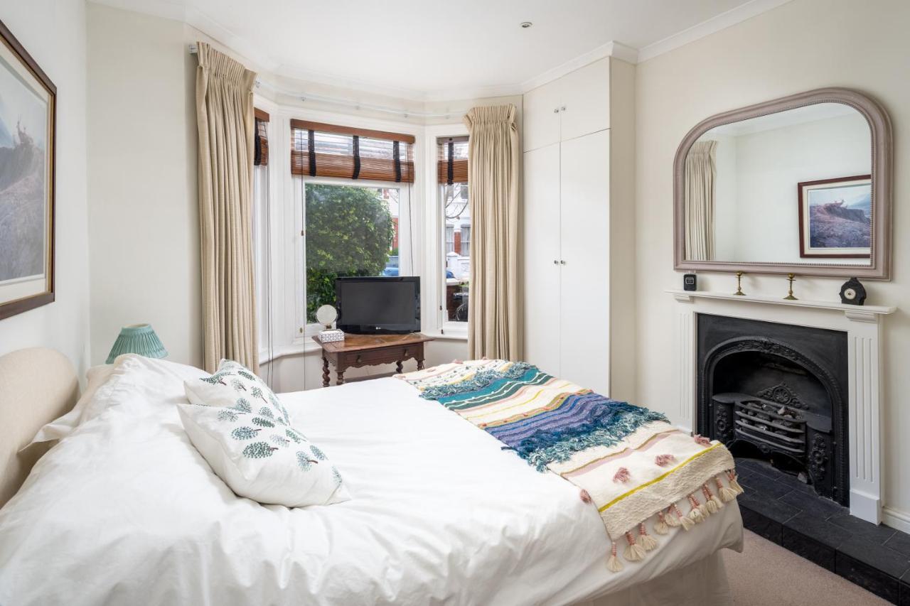 Charming 2Br Flat With Patio In Hammersmith Лондон Экстерьер фото