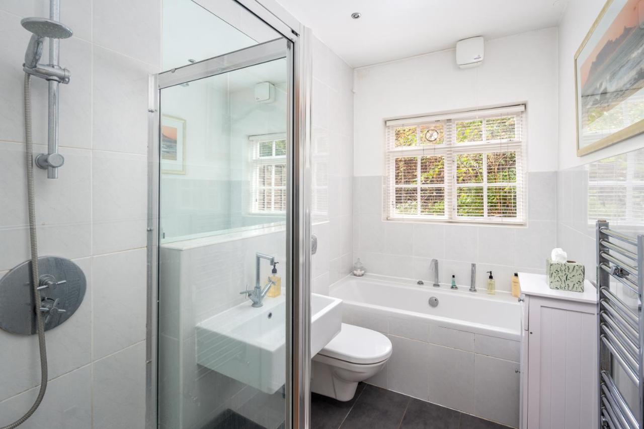 Charming 2Br Flat With Patio In Hammersmith Лондон Экстерьер фото